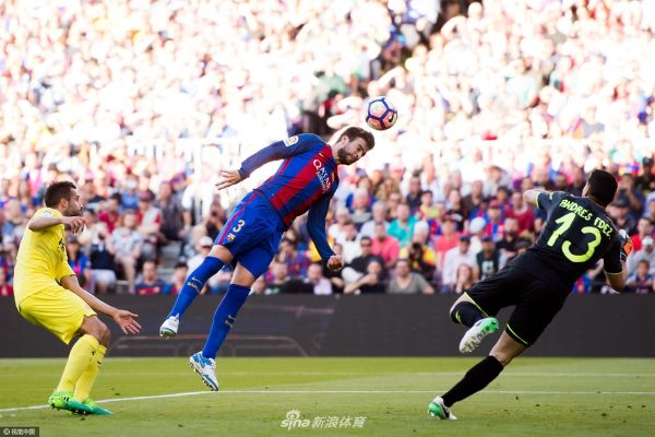 西甲巴萨4-0大胜 巴萨豪取4-0胜利